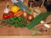 GESCHMORTE SCHWEINSHAXEN MIT WINTERLICHEN GEWÜRZEN - Rezept