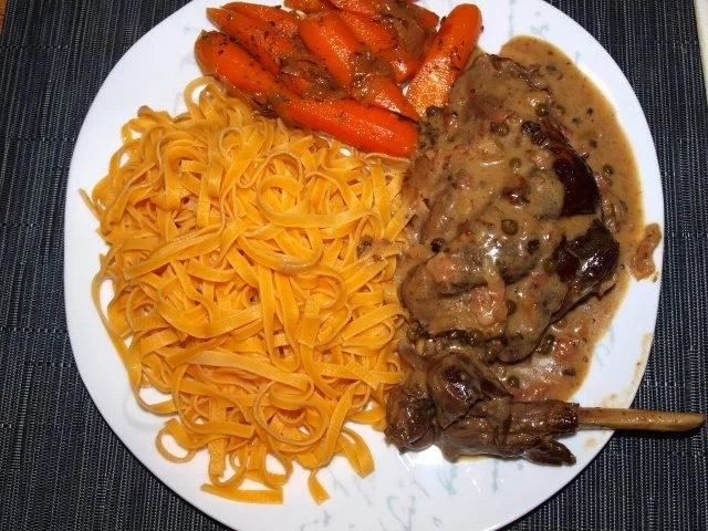 Hasenkeulen in Pfeffer-Wacholder-Sauce - Rezept