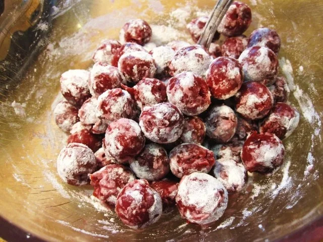 Rotweinkuchen mit Kirschen - Rezept - Bild Nr. 6