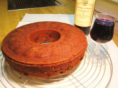 Rezept: Rotweinkuchen mit Kirschen Rotweinkuchen mit Kirschen - Rezept
