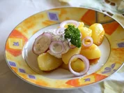 Karamell-Kartoffeln mit Kräuterquark - Rezept