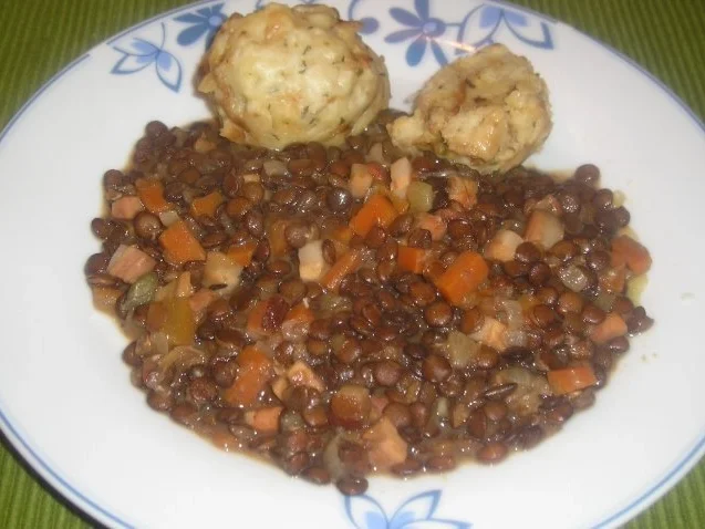 Linsen mit Speck und Knödel - Rezept