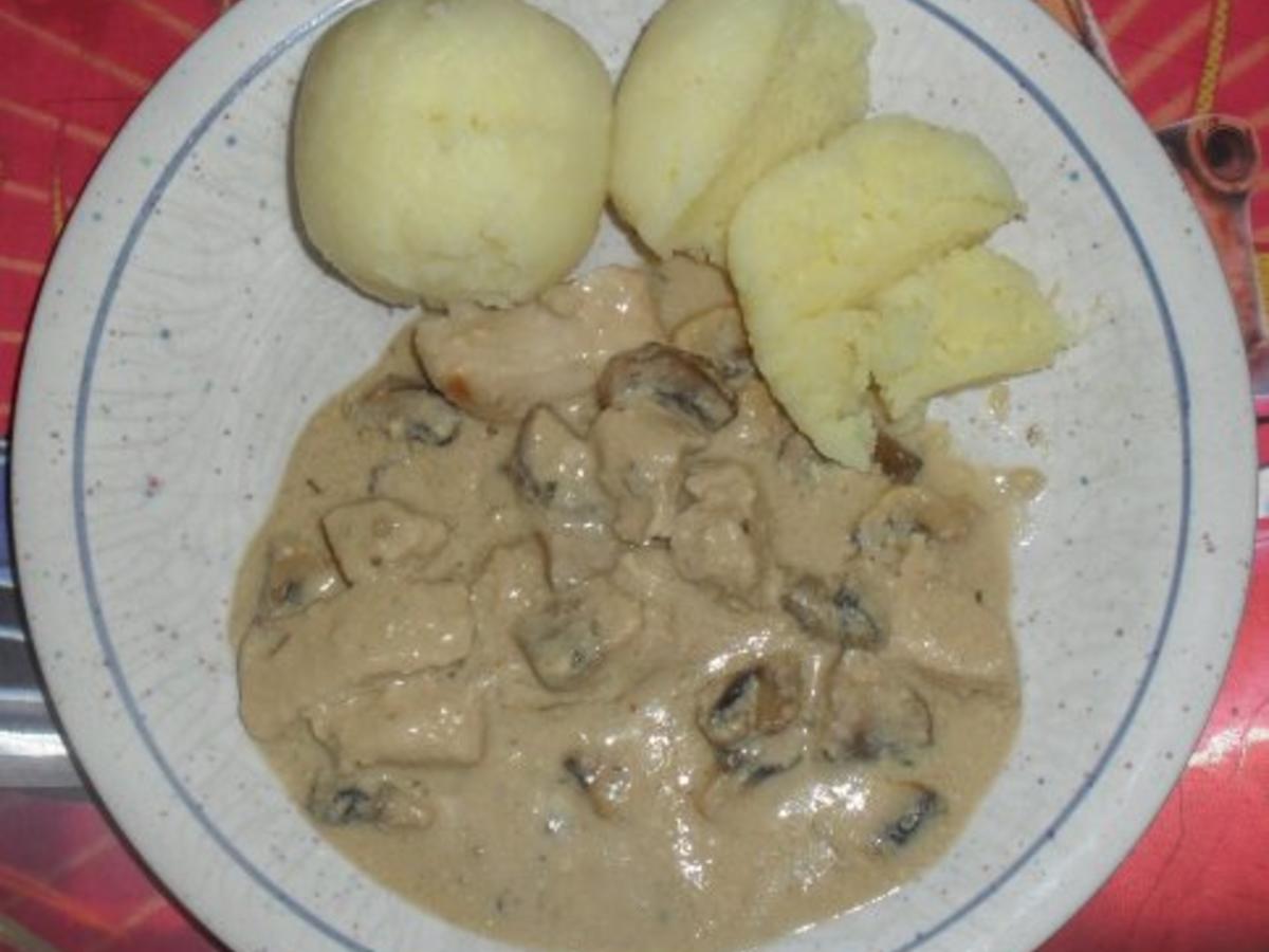 Hähnchen mit Pilzsoße - Rezept mit Bild - kochbar.de