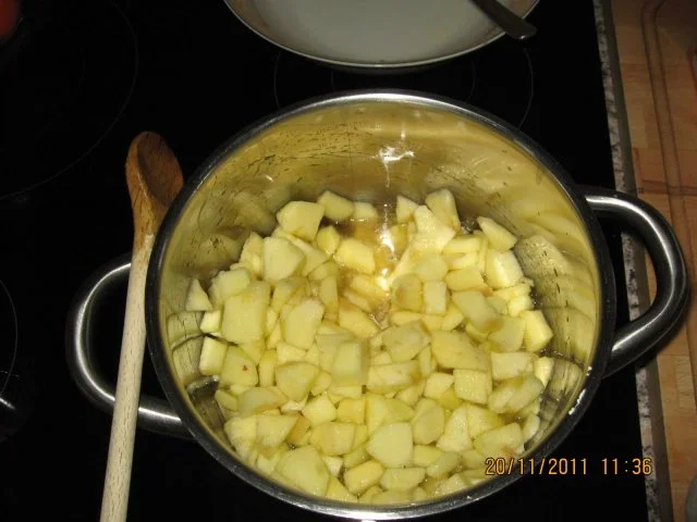 Rezept: Bratapfel-Torte Bild Nr. 10 Bratapfel-Torte - Rezept - Bild Nr. 10