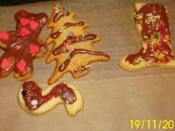 Rezept: Butterplätzchen Bild Nr. 4 Butterplätzchen - Rezept - Bild Nr. 4