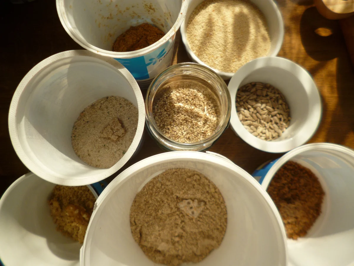 Rezept: Panade Grundlage, Paniermehl, Pankomehl, Semmelbrösel und Co. Panade Grundlage, Paniermehl, Pankomehl, Semmelbrösel und Co. - Rezept