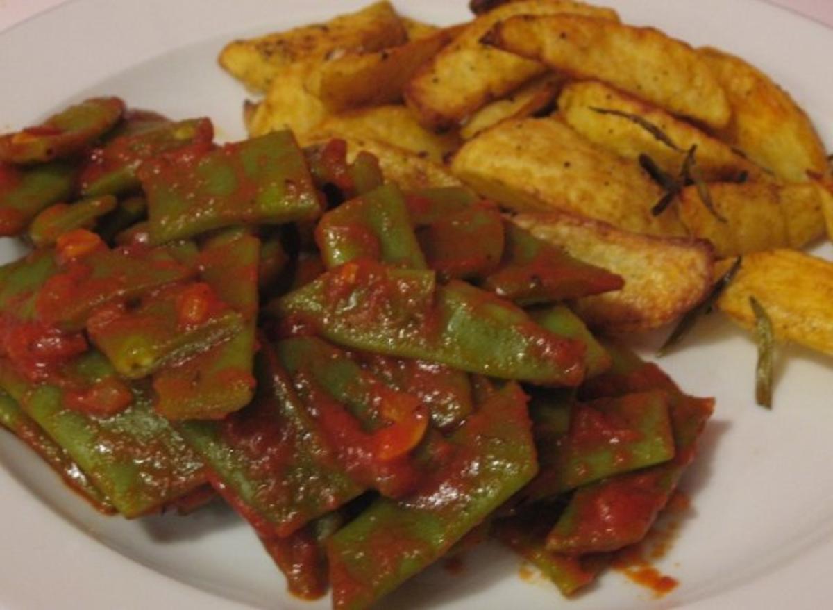 Breite Bohnen-Gemüse mit knusprigen Kartoffelspalten - Rezept
Eingereicht von Waldbeere