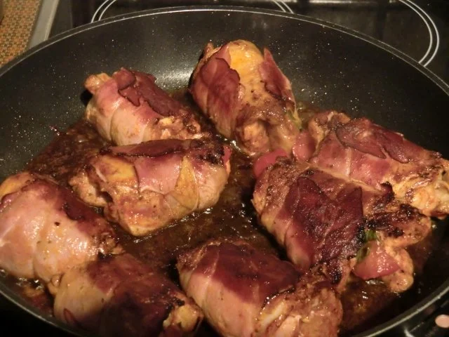 Pollo fino mit Tomate und Basilikum im Speckmantel - Rezept - Bild Nr. 4