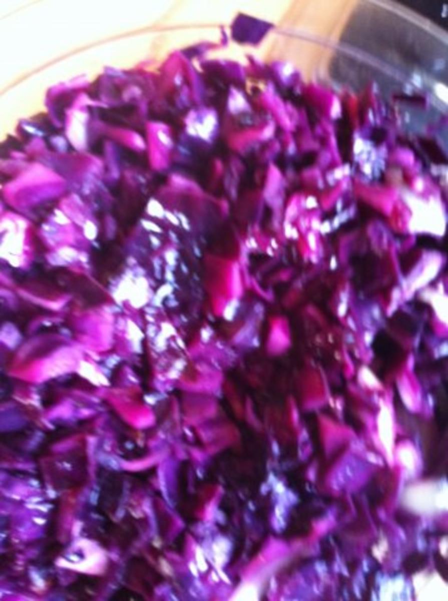 Rotkraut-Salat mit Zimt Honig Gewürznelken-Apfelessig-Dressing - Rezept - Bild Nr. 5