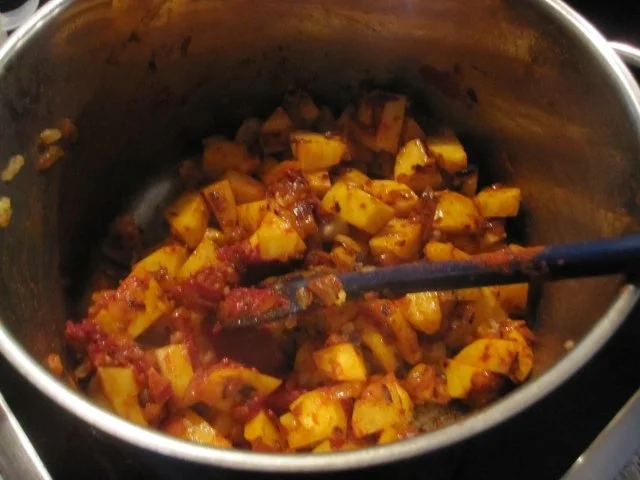 Erdäpfelgulasch, feurig - Rezept - Bild Nr. 4