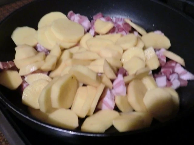 Rezept: Bunte Bratkartoffel-Rosenkohl-Pfanne Bild Nr. 2 Bunte Bratkartoffel-Rosenkohl-Pfanne - Rezept - Bild Nr. 2