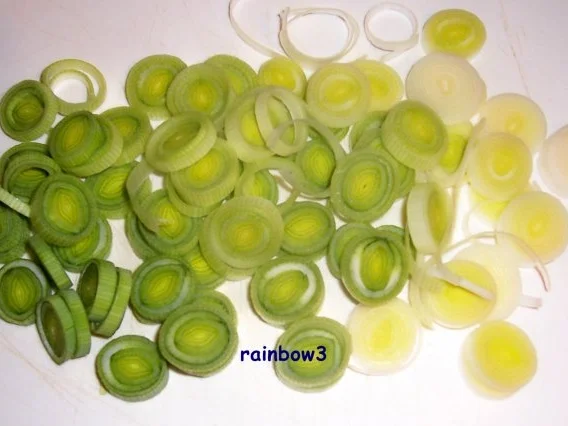 Kochen: Eier auf Porree-Schmand-Senf-Sauce - Rezept - Bild Nr. 2