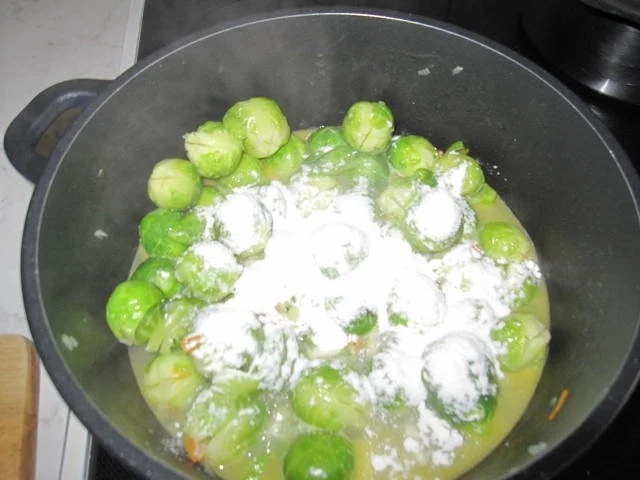 Rezept: Hähnchenschenkel mit Rosenkohl Bild Nr. 7 Hähnchenschenkel mit Rosenkohl - Rezept - Bild Nr. 7