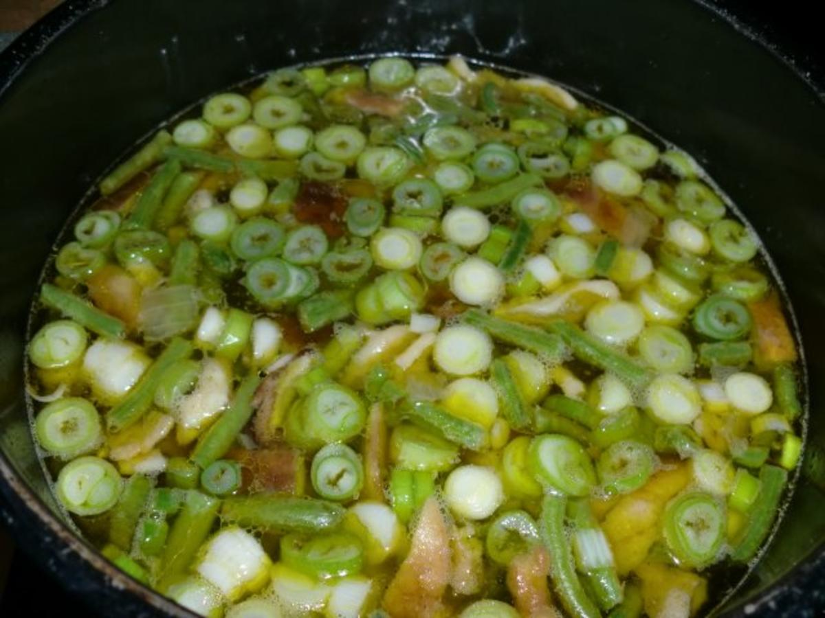 Schwäbische Flädlesuppe - Rezept mit Bild - kochbar.de