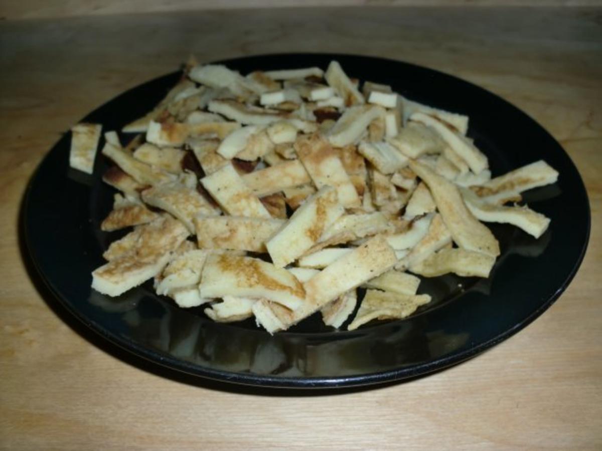 Schwäbische Flädlesuppe - einfach - 180 kcal/100g