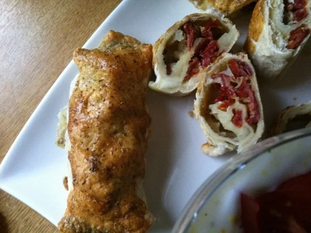 Rezept: Mozzarella-Tomaten im Blätterteig mit Ziegenkäsedipp Bild Nr. 2 Mozzarella-Tomaten im Blätterteig mit Ziegenkäsedipp - Rezept - Bild Nr. 2