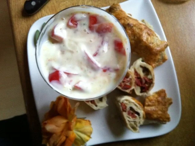 Rezept: Mozzarella-Tomaten im Blätterteig mit Ziegenkäsedipp Bild Nr. 5 Mozzarella-Tomaten im Blätterteig mit Ziegenkäsedipp - Rezept - Bild Nr. 5