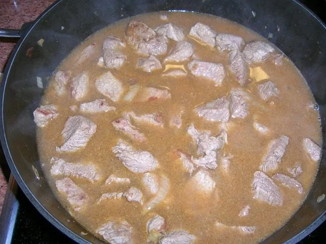 Rezept: Kalbsgulasch mit Champignons - klassisch zubereitet - Bild Nr. 3 Kalbsgulasch mit Champignons - klassisch zubereitet - - Rezept - Bild Nr. 3