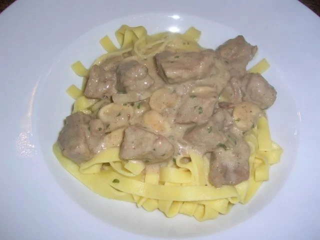 Rezept: Kalbsgulasch mit Champignons - klassisch zubereitet - Bild Nr. 7 Kalbsgulasch mit Champignons - klassisch zubereitet - - Rezept - Bild Nr. 7