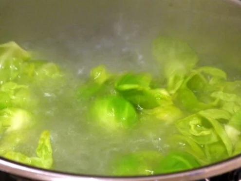 Rezept: Gremolata-Lachs mit Rosenkohl-Risotto Bild Nr. 4 Gremolata-Lachs mit Rosenkohl-Risotto - Rezept - Bild Nr. 4