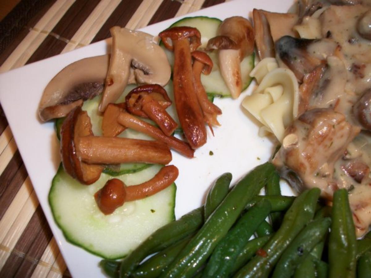 Rinderminutensteaks mit Mischpilzsoße und Prinzessbohnen - Rezept ...