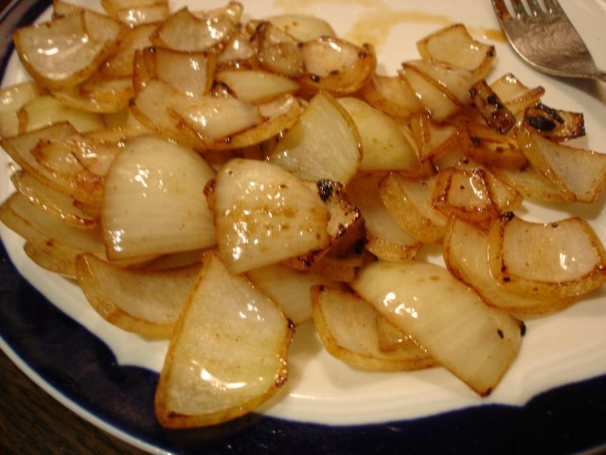 Rindersteak mit Champignons und Zwiebeln - Rezept - kochbar.de