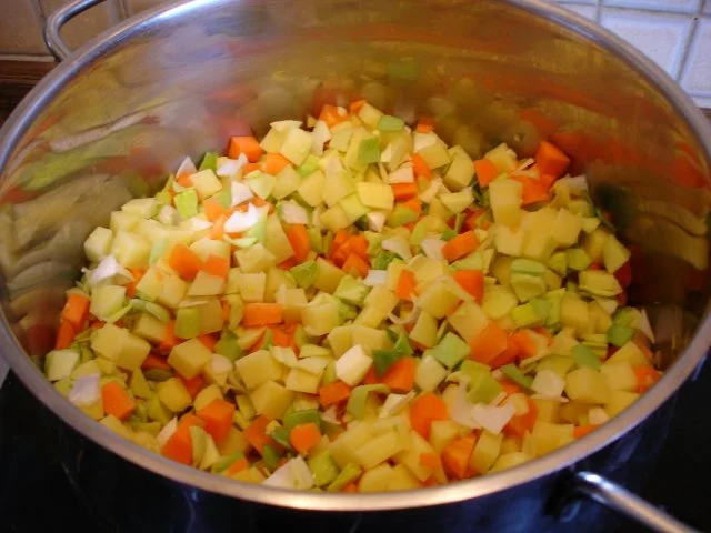 Rezept: Kartoffelsuppe mit Rost-Bratwürsten Bild Nr. 5 Kartoffelsuppe mit Rost-Bratwürsten - Rezept - Bild Nr. 5