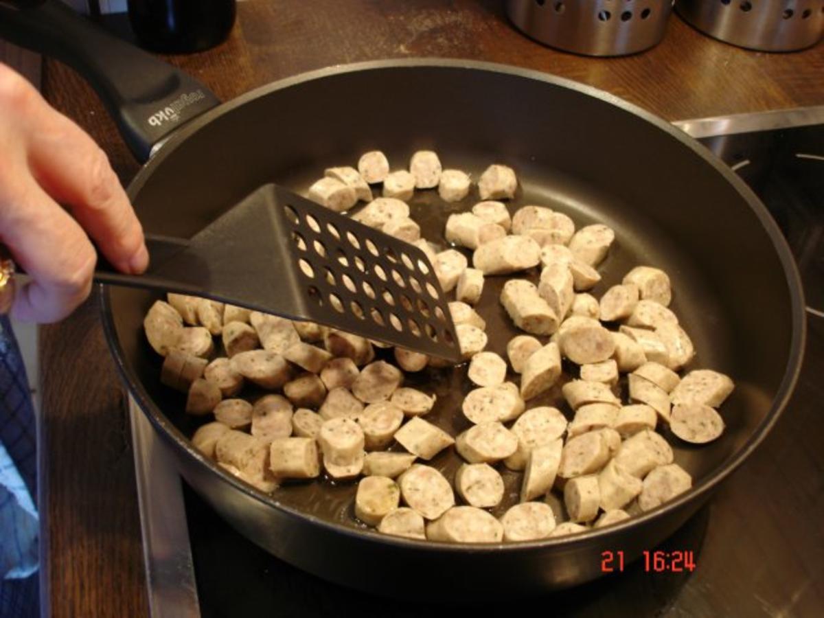 Kartoffelsuppe mit Rost-Bratwürsten - Rezept - Bild Nr. 10