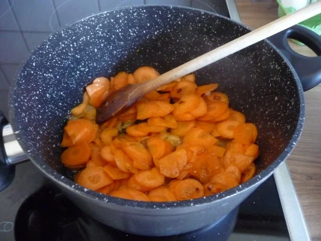 Schmalhans - Küchenmeister : Kürbissüppchen mit Würst´le drin - Rezept - Bild Nr. 3