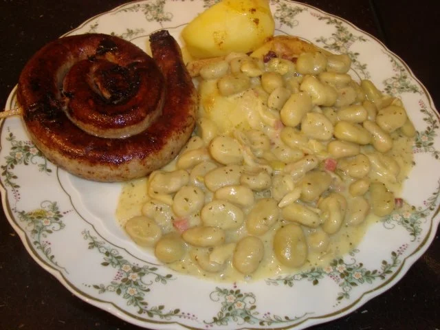 Dicke Bohnen mit Speck-Sahne-Sauce - Rezept