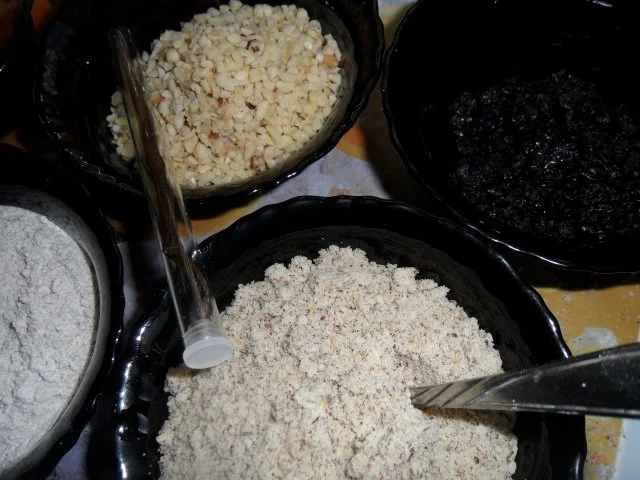 Rezept: Dattel-Lebkuchen mit Haselnüssen Bild Nr. 5 Dattel-Lebkuchen mit Haselnüssen - Rezept - Bild Nr. 5