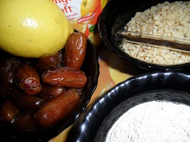 Rezept: Dattel-Lebkuchen mit Haselnüssen Bild Nr. 6 Dattel-Lebkuchen mit Haselnüssen - Rezept - Bild Nr. 6