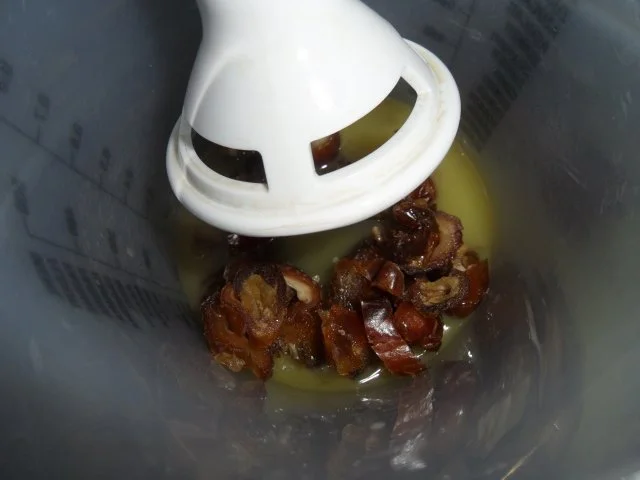 Rezept: Dattel-Lebkuchen mit Haselnüssen Bild Nr. 10 Dattel-Lebkuchen mit Haselnüssen - Rezept - Bild Nr. 10