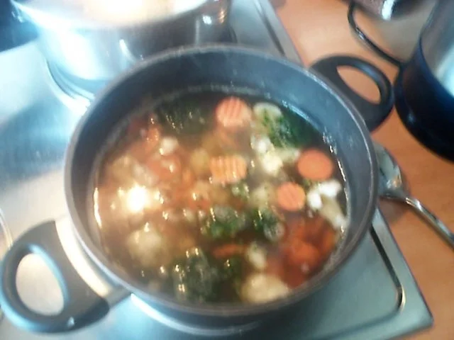 Tortellini im Gemüsebett mit Cremfrisch-Schmelzkäsesosse überbacken - Rezept - Bild Nr. 3