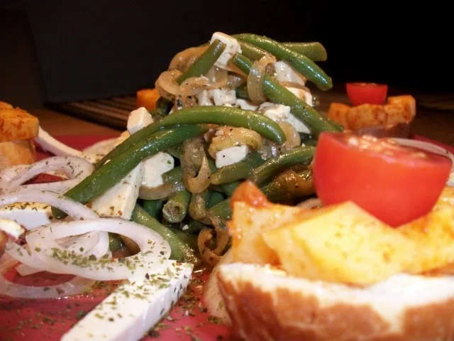 Rezept: Bohnensalat mit Fetakäse dazu Baguettes mit lecker gewürzten Gouda Würfeln..... Bild Nr. 3 Bohnensalat mit Fetakäse dazu Baguettes mit lecker gewürzten Gouda Würfeln..... - Rezept - Bild Nr. 3