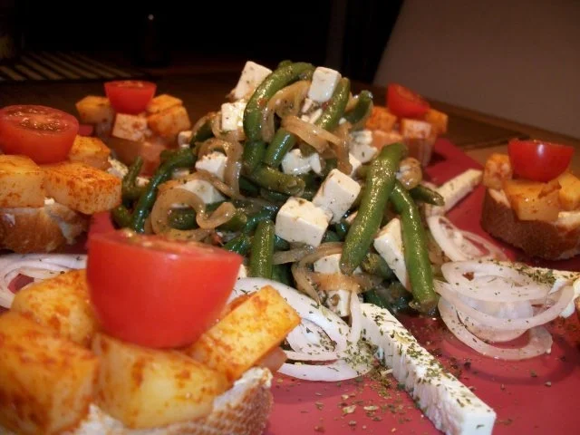 Rezept: Bohnensalat mit Fetakäse dazu Baguettes mit lecker gewürzten Gouda Würfeln..... Bild Nr. 7 Bohnensalat mit Fetakäse dazu Baguettes mit lecker gewürzten Gouda Würfeln..... - Rezept - Bild Nr. 7