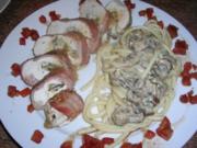 Hähnchenbrust mit Mascarpone und Pilzen gefüllt, dazu Bucatini Nr. 9 mit Pilzsauce - Rezept