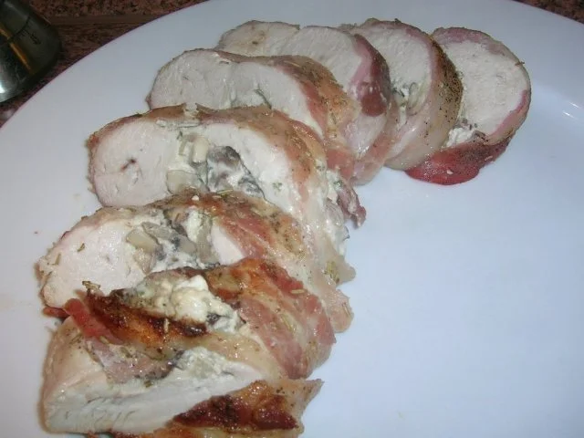 Rezept: Hähnchenbrust mit Mascarpone und Pilzen gefüllt, dazu Bucatini Nr. 9 mit Pilzsauce Bild Nr. 12 Hähnchenbrust mit Mascarpone und Pilzen gefüllt, dazu Bucatini Nr. 9 mit Pilzsauce - Rezept - Bild Nr. 12