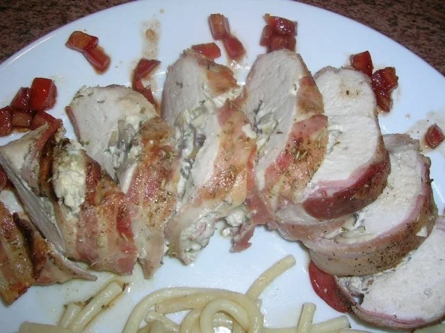 Rezept: Hähnchenbrust mit Mascarpone und Pilzen gefüllt, dazu Bucatini Nr. 9 mit Pilzsauce Bild Nr. 14 Hähnchenbrust mit Mascarpone und Pilzen gefüllt, dazu Bucatini Nr. 9 mit Pilzsauce - Rezept - Bild Nr. 14