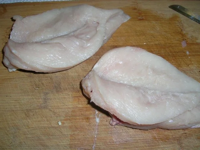 Rezept: Hähnchenbrust mit Mascarpone und Pilzen gefüllt, dazu Bucatini Nr. 9 mit Pilzsauce Bild Nr. 6 Hähnchenbrust mit Mascarpone und Pilzen gefüllt, dazu Bucatini Nr. 9 mit Pilzsauce - Rezept - Bild Nr. 6