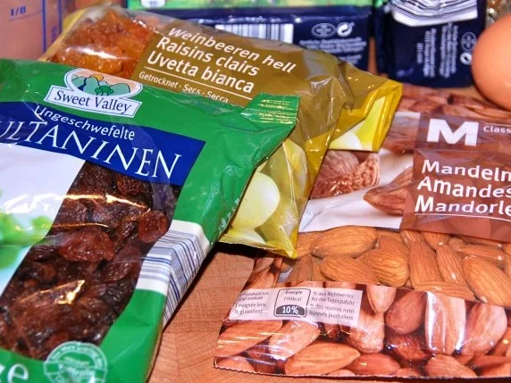 SÜSSER  HEFEGUGELHOPF - Rezept - Bild Nr. 2