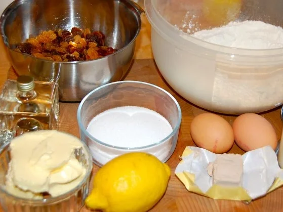 SÜSSER  HEFEGUGELHOPF - Rezept - Bild Nr. 4