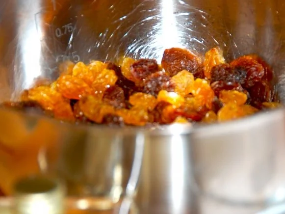 SÜSSER  HEFEGUGELHOPF - Rezept - Bild Nr. 7