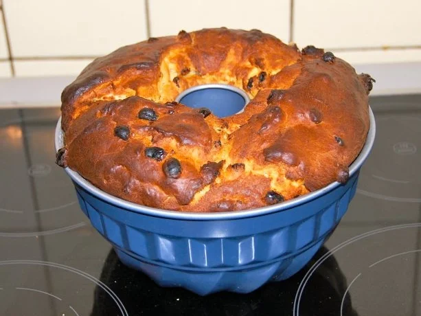 SÜSSER  HEFEGUGELHOPF - Rezept - Bild Nr. 8