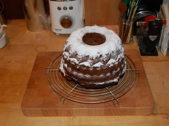 SÜSSER  HEFEGUGELHOPF - Rezept - Bild Nr. 11