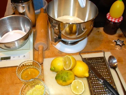 ZITRONEN - MONDE  /  ZITRONEN - MÖNDLI  /  DEMIE LUNES AU CITRON - Rezept - Bild Nr. 2