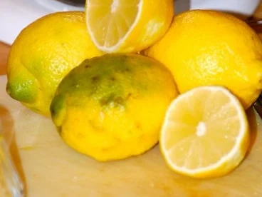 ZITRONEN - MONDE  /  ZITRONEN - MÖNDLI  /  DEMIE LUNES AU CITRON - Rezept - Bild Nr. 3