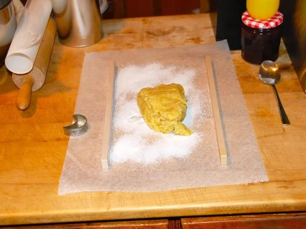 ZITRONEN - MONDE  /  ZITRONEN - MÖNDLI  /  DEMIE LUNES AU CITRON - Rezept - Bild Nr. 4