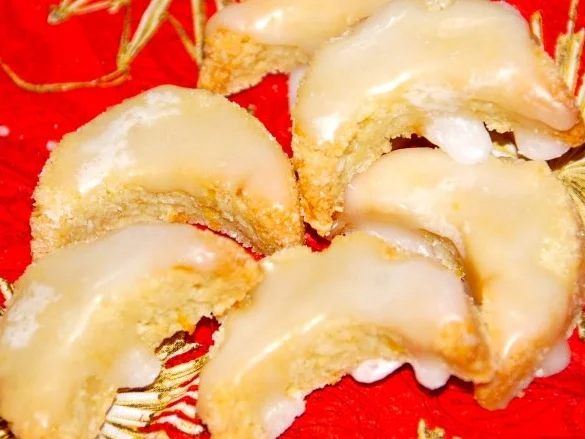 ZITRONEN - MONDE  /  ZITRONEN - MÖNDLI  /  DEMIE LUNES AU CITRON - Rezept - Bild Nr. 8