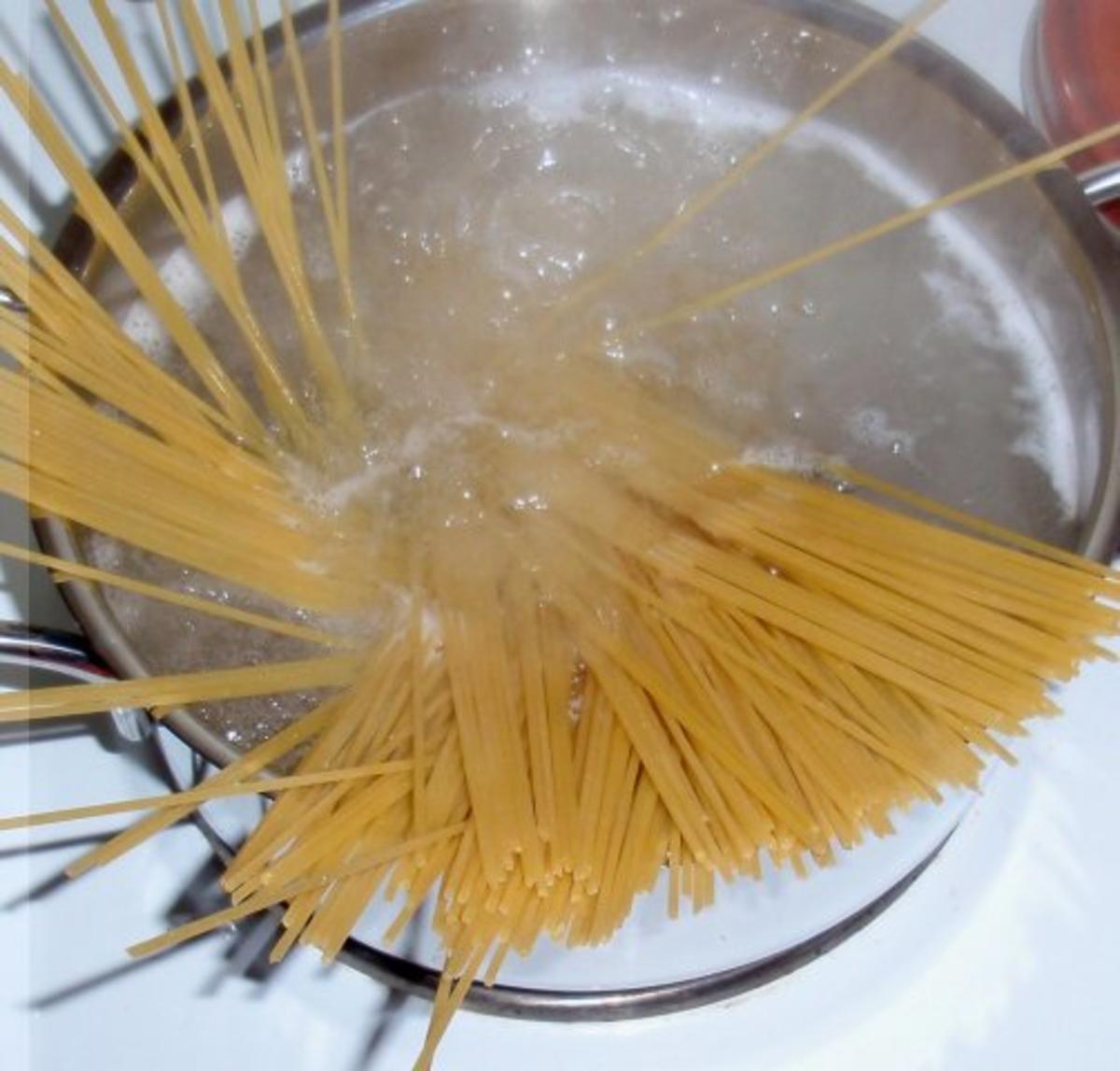 Pasta mit Tatar-Aubergine-Soße - Rezept - Bild Nr. 6